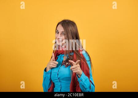 Zeiger mit Zeigefinger nach vorn. Zeigefinger, um die Richtung anzuzeigen Stockfoto