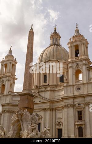 Sant'Agnese in Agone Kirche und Ägyptische Obelisk in Rom Italien Stockfoto