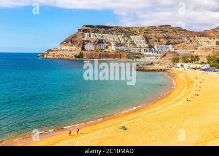 Malerischer Strand von Tauro (spanisch: Playa de Tauro) in der Nähe des Ferienortes Puerto Rico de Gran Canaria auf der Insel Gran Canaria, Spanien Stockfoto