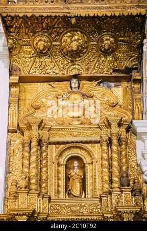 Old Goa, Indien. Hauptaltar In Der Basilika Von Bom Jesus. Nahaufnahme. Römisch-katholische Basilika und ist Teil der Kirchen und Klöster von Goa UNESCO Stockfoto