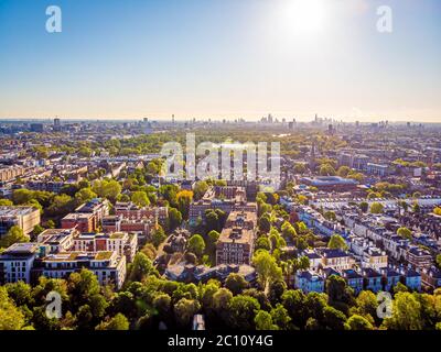 Luftaufnahme von Kensington am Morgen, London, Großbritannien Stockfoto