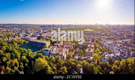 Luftaufnahme von Kensington am Morgen, London, Großbritannien Stockfoto