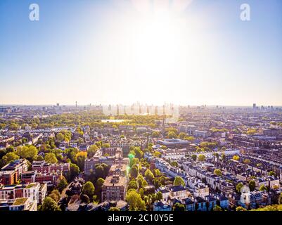 Luftaufnahme von Kensington am Morgen, London, Großbritannien Stockfoto