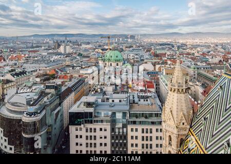 Wien von oben. Der Blick vom Stephansdom, Wien, Österreich.´s Stockfoto