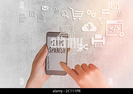 Schreibnotiz, der Spanisch lernen zeigt. Business-Konzept für das Schreiben und Sprechen der Landessprache von Spanien zu trainieren Stockfoto