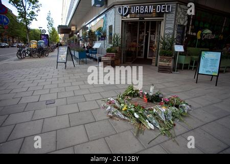 Stockholm, Schweden - 11. Juni 2020: Schweden hat wieder einmal neue Beweise in den langwierigsten und teuersten Untersuchungen in der schwedischen Geschichte vorgelegt, die 1986 die Assassination des damaligen Ministerpräsidenten Olof Palme.Bild des Urban Deli, das einst ein Dekorima Kunstgeschäft war. Stockfoto