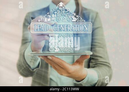 Erstellung von Leads für die Handschrift von Texten. Konzeptfoto, das den potenziellen Kunden kultiviert, der mit dem Unternehmen verbunden ist Stockfoto