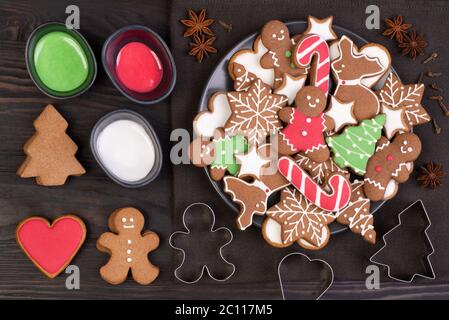 Weihnachten Lebkuchen verzieren Stockfoto