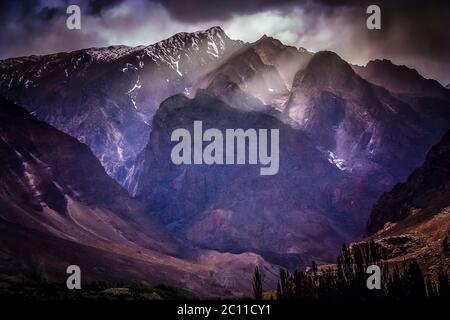 Atemberaubende Karakorum Berge Stockfoto