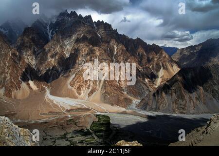Atemberaubende Karakorum Berge Stockfoto