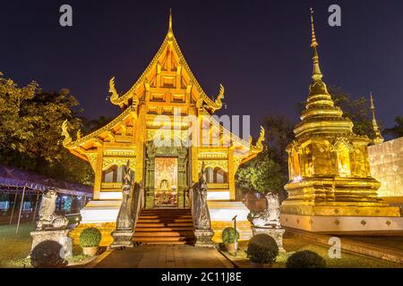 CHIANG MAI, THAILAND - 29. MÄRZ 2018: Wat Phra Singh - Buddhisten Tempel in Chiang Mai, Thailand an einem Sommertag Stockfoto