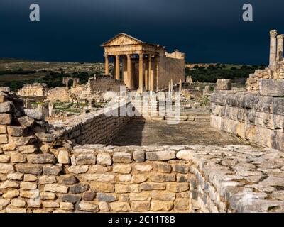 Die antike römische archäologische Stätte von Dougga (Thugga), Tunesien Stockfoto