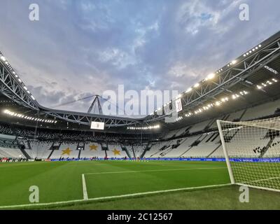 Turin, Italien. Juni 2020. Juventus - Mailand Halbfinale Rückkehr des italienischen Cup Tim Cup Juventus Stadion Turin 12.06.2020 in der Foto-Match hinter verschlossenen Türen Coronavirus Notfall Kredit: Unabhängige Fotoagentur/Alamy Live News Stockfoto