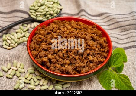 Quelle für Faser pflanzlichen Basis vegane Soja-Protein Hackfleisch, Fleisch frei gesunde Lebensmittel aus nächster Nähe Stockfoto