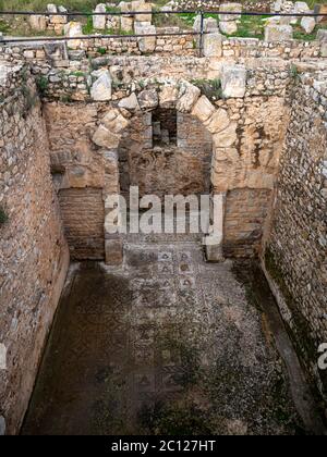 Die archäologische Stätte von Bulla Regia, Tunesien, bekannt für römische Ruinen der Hadrian-Ära unterirdischer Gehäuse als ein Mittel zum Schutz vor der heißen Sonne. Stockfoto