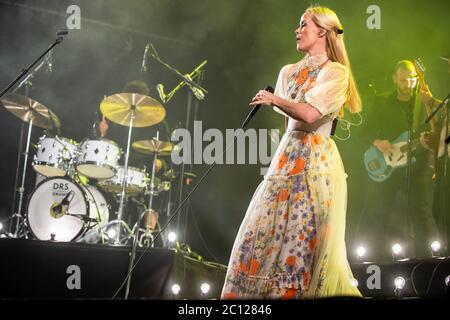 Aarhus, Dänemark. September 2019. Die dänische Sängerin, Songwriterin und Musikerin Tina Dickow spielt ein Live-Konzert im Musikhuset in Aarhus. (Foto: Gonzales Photo - Morten Kjaear). Stockfoto