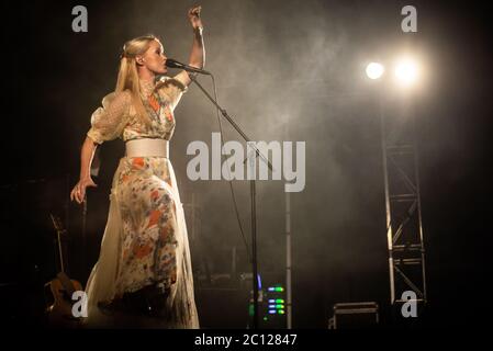 Aarhus, Dänemark. September 2019. Die dänische Sängerin, Songwriterin und Musikerin Tina Dickow spielt ein Live-Konzert im Musikhuset in Aarhus. (Foto: Gonzales Photo - Morten Kjaear). Stockfoto