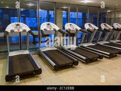 Fitnessraum in Fitness Club Stockfoto