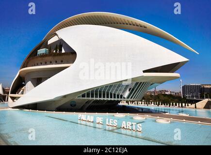 Futuristisches El Palau de les Arts Reina Sofia, Oper und Kulturzentrum, Valencia, Spanien. Stockfoto