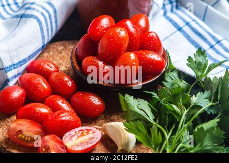 Tomate Cherry, perejil y ajo Stockfoto