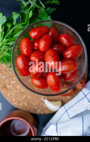 Tomate Cherry, perejil y ajo Stockfoto