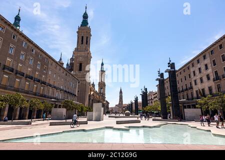 Fuente de la Hispanidad, Plaza de la Maria de la Pilar, Plaza del Pilar, Zaragoza, Aragon, Spanien Stockfoto