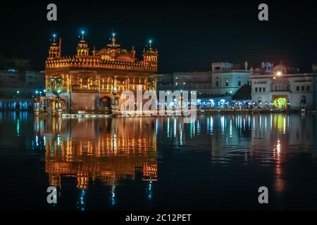 Golden Temple bei Nacht Stockfoto