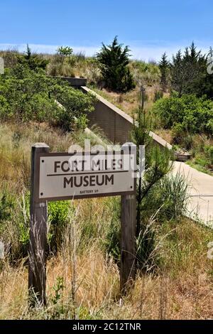 Der umgebaute Küstenbatteriebunker 519 dient heute als Fort Miles Museum, das sich am Kap Henloopen, Delaware, befindet. Stockfoto