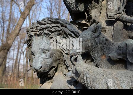 Fragment des Denkmals Iwan Krylow. Stockfoto