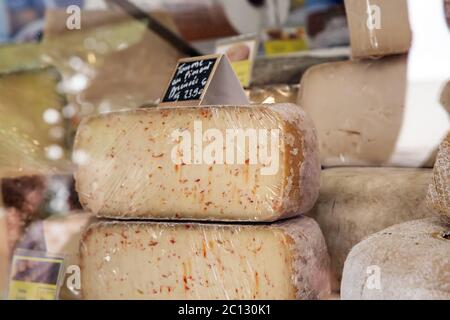 Natürlicher Bergkäse Stockfoto