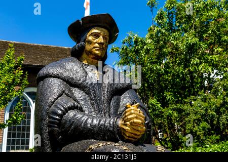 Sir Thomas More Skulptur von L. Cubitt Bevis vor Chelsea Old Church, London, UK Stockfoto