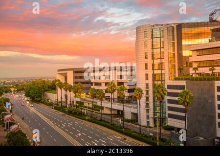 Unternehmens- und Finanzbüros in Sandton Johannesburg Südafrika am Sonnenuntergang Himmel Stockfoto