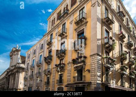 Straßen von Catania, Sizilien, Italien; Catania ist die zweitgrößte Stadt in Sizilien, nach Palermo Stockfoto