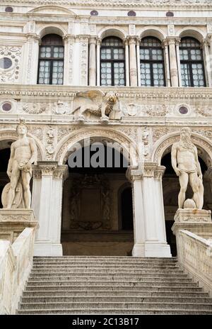 Im Dogenpalast in Venedig, Italien. Stockfoto