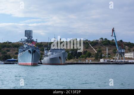 Kertsch 753 war ein Kara-Klasse Raketenkreuzer der sowjetischen und später russischen Marine. Stockfoto