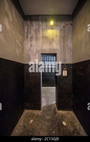 Hanoi Vietnam 20. August 2019 : Zelle im oppresiven Hoa Lo Gefängnis in Hanoi, auch bekannt als das "Hanoi Hilton" unter amerikanischen Kriegsgefangenen Stockfoto