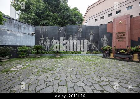 Hanoi Vietnam 20. August 2019 : Kunstwerk im Innenhof des oppresiven Hoa Lo Gefängnisses in Hanoi, auch bekannt als das 'Hanoi Hilton' unter amerikanischen Kriegsgefangenen Stockfoto