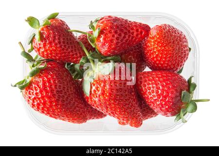 Schachtel mit Erdbeeren auf weiß isoliert Stockfoto