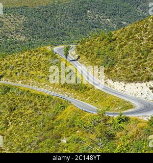 Straße in die Französischen Alpen Stockfoto