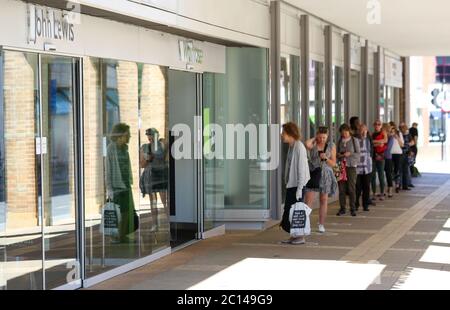 London, Großbritannien. 13 Juni 2020 John Lewis Store, Kingston upon Thames, London, wie es für die Eröffnung am Montag, 15. Juni 2020 Andrew Fosker / Alamy Live News vorbereitet Stockfoto