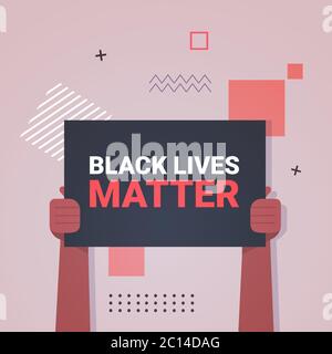 Hände halten schwarze Leben Angelegenheit Banner Sensibilisierungskampagne gegen rassische Diskriminierung der dunklen Hautfarbe Unterstützung für gleiche Rechte der schwarzen Menschen Vektor-Illustration Stock Vektor