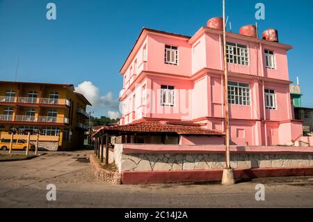 Das Hotel La Rusa auf dem Malecon in Baracoa, Kuba, hat Fidel Castro und Che Guevara als Gäste gehabt