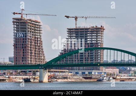 Belgrad / Serbien - 15. April 2017: Bau der Belgrade Waterfront (Beograd na vodi) moderner Wohnkomplex am Fluss Sava in Belgrad, Hauptstadt Stockfoto