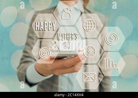 Textschild mit Happy Mothers Day. Business Foto präsentiert gefeiert zu Ehren der Mutterschaft s ist Einfluss in der Gesellschaft Stockfoto