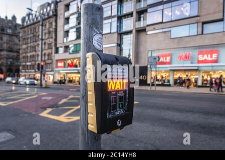 Leuchtknöpfe an einer Princes Street im New Town Viertel von Edinburgh, der Hauptstadt von Schottland, Teil von Großbritannien Stockfoto