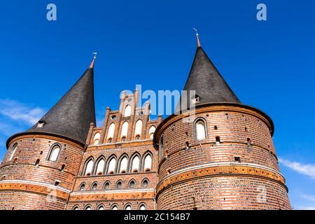 Holstentor in der Altstadt der Hansestadt Lübeck Stockfoto