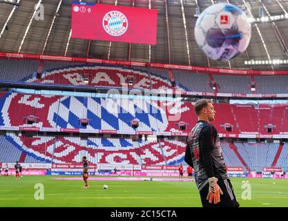 München, Deutschland, 13. Juni 2020, Manuel NEUER, FCB 1 beim Spiel FC BAYERN München - BORUSSIA MÖNCHENGLADBACH in der 1.Bundesliga, Saison 2019/2020, 31.Spieltag, Gladbach, © Peter Schatz / Alamy Live News wichtig: Die DFL-BESTIMMUNGEN VERBIETEN DIE VERWENDUNG VON FOTOGRAFIEN als BILDSEQUENZEN und/oder QUASI-VIDEO - Nationale und internationale Nachrichtenagenturen AUSSCHLIESSLICH zur redaktionellen Verwendung Stockfoto