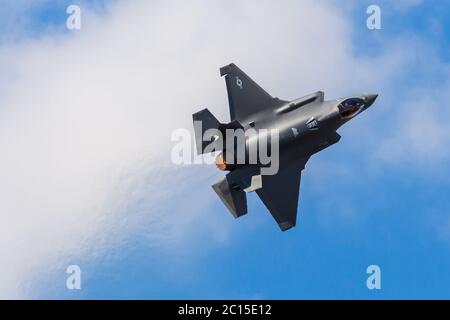 Lockheed Martin F-35 der US Air Force während seiner Anzeige an RAF Fairford, Gloustershire, UK gesehen. Am 15. Juli 2018 bei der RIAT genommen. Stockfoto