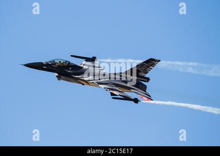 General Dynamics F-16AM von der belgischen Luftwaffe während seiner Ausstellung für die 2018 RIAT in RAF Fairford, Gloustenshire. GROSSBRITANNIEN. Aufgenommen am 15. Juli Stockfoto