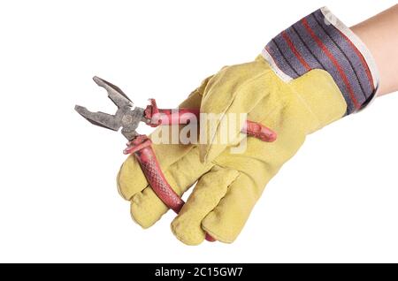 Zange in der Hand eines Mannes isoliert auf weiß Stockfoto